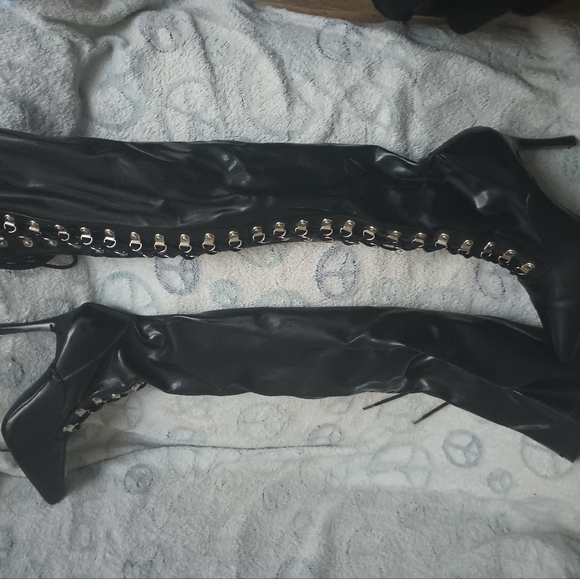 Funtasma Dominatrix boots - Picture 4 of 6